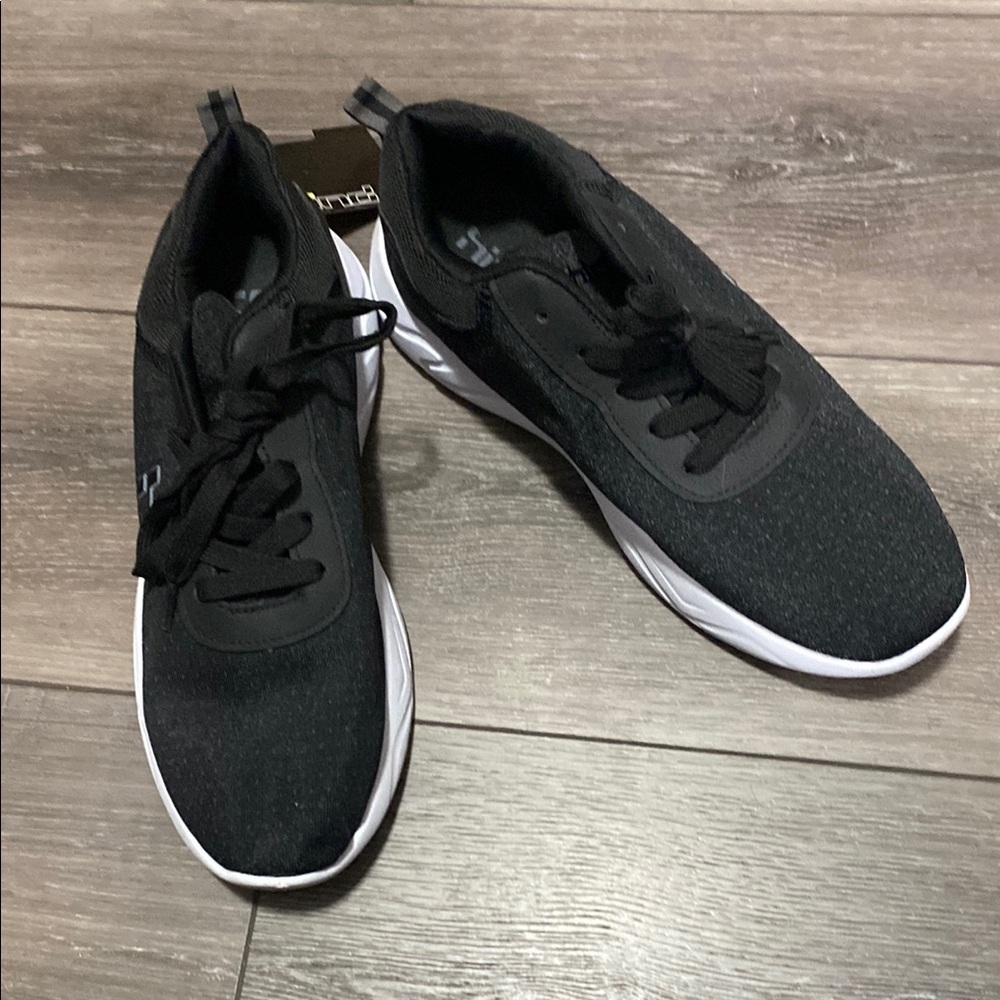 NWT! Hind Black and‎ White Athletic Sneakers